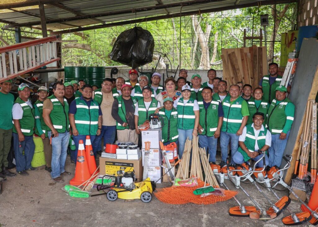 CON-ENTREGA-DE-HERRAMIENTAS-Y-EQUIPO-FORTALECE-BLANCA-MERARI-LOS-SERVICIOS-PUBLICOS-EN-LEONA-VICARIO-7-1140x815