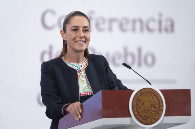 2025-09-08_Conferencia_de_prensa_matutina_-_Palacio_Nacional__08_SLE