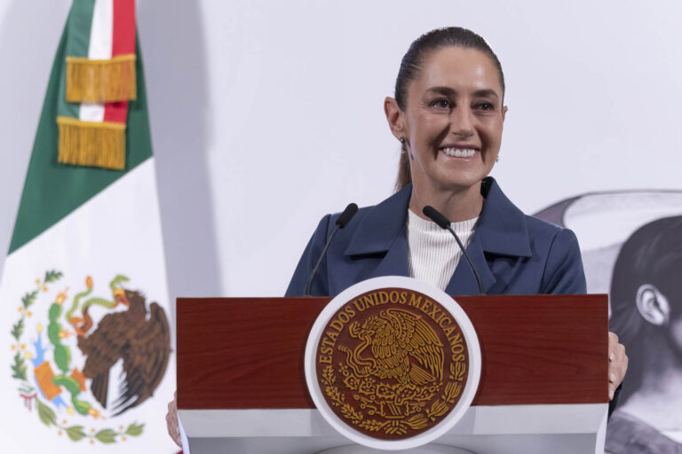 2025-09-17_Conferencia_de_prensa_matutina_-_Palacio_Nacional_17_JCB