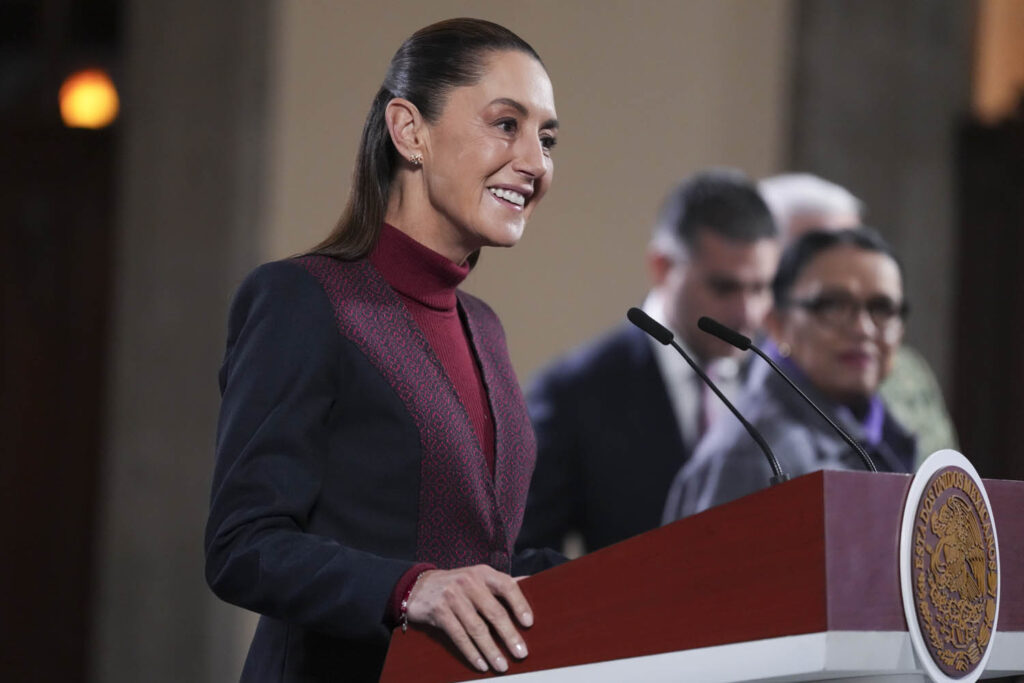 2025-11-11_Conferencia_de_prensa_matutina_-_Palacio_Nacional_01_HC