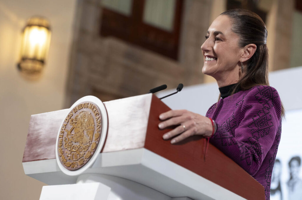 2025-11-19_Conferencia_de_prensa_matutina_-_Palacio_Nacional_16_SLE