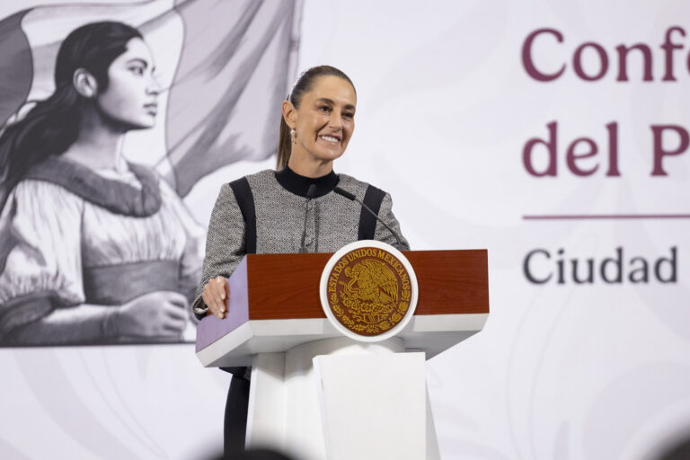 2025-11-28_Conferencia_de_prensa_matutina-Palacio_Nacional_07_GM