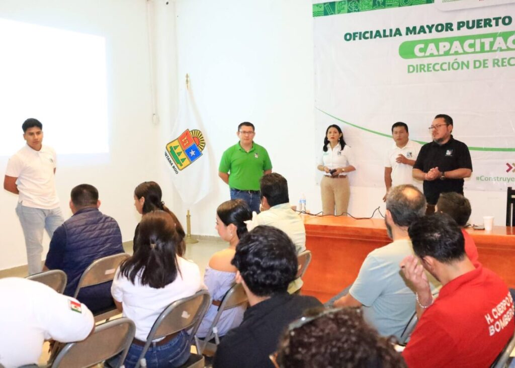 BRINDA-GOBIERNO-DE-BLANCA-MERARI-INTENSA-CAPACITACION-A-LOS-SERVIDORES-PUBLICOS-DE-PUERTO-MORELOS-7-1140x815