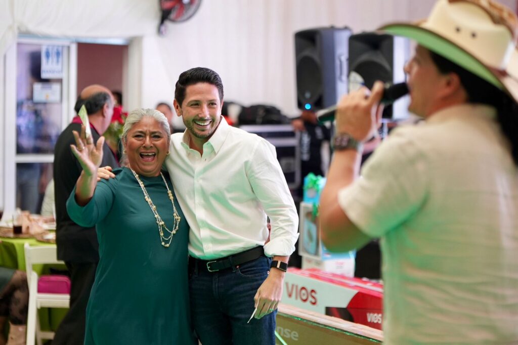 653dba41-ff34-4d5e-af93-472307eb96d6