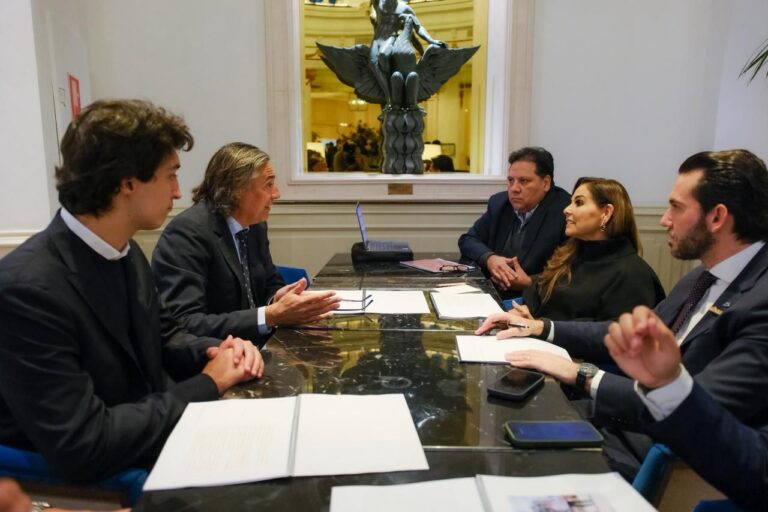 d559d623-7874-4302-8410-ce59ff294e8c