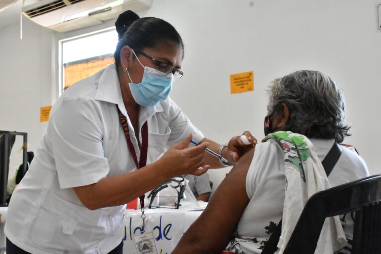 FOTO VACUNACIÓN (1)